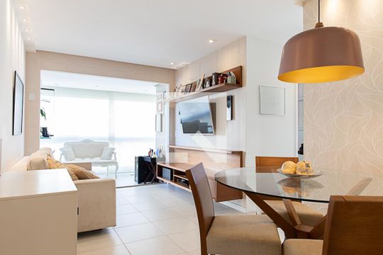 Sala de apartamento à venda com 2 quartos, 75m² em Recreio dos Bandeirantes, Rio de Janeiro