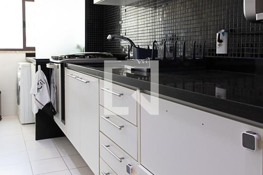 Cozinha de apartamento à venda com 2 quartos, 75m² em Recreio dos Bandeirantes, Rio de Janeiro