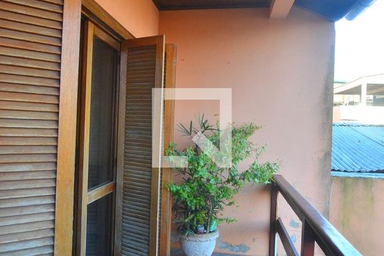 Sacada de casa para alugar com 3 quartos, 400m² em Rio Branco, Canoas