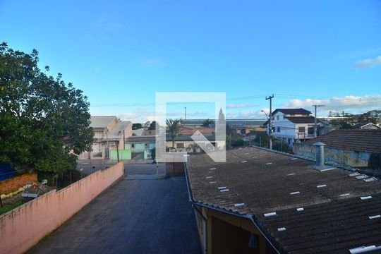 Vista Sala de casa para alugar com 3 quartos, 400m² em Rio Branco, Canoas