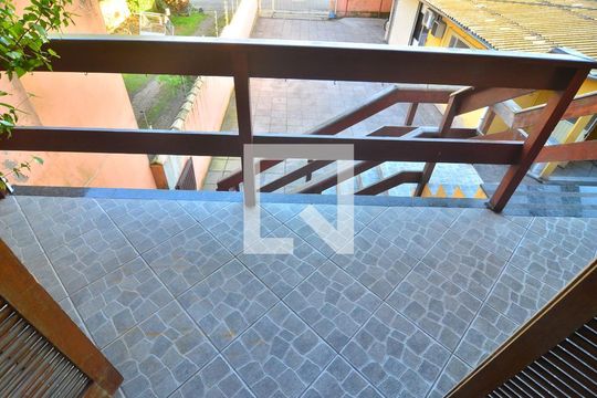 Sacada de casa para alugar com 3 quartos, 400m² em Rio Branco, Canoas