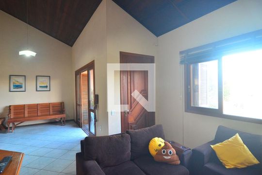 Sala de casa para alugar com 3 quartos, 400m² em Rio Branco, Canoas