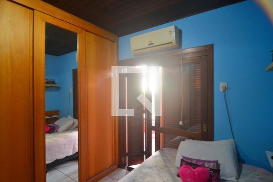 Quarto 1 de casa para alugar com 3 quartos, 400m² em Rio Branco, Canoas