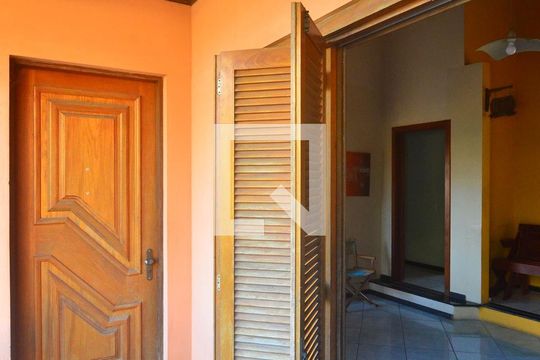 Sacada de casa para alugar com 3 quartos, 400m² em Rio Branco, Canoas