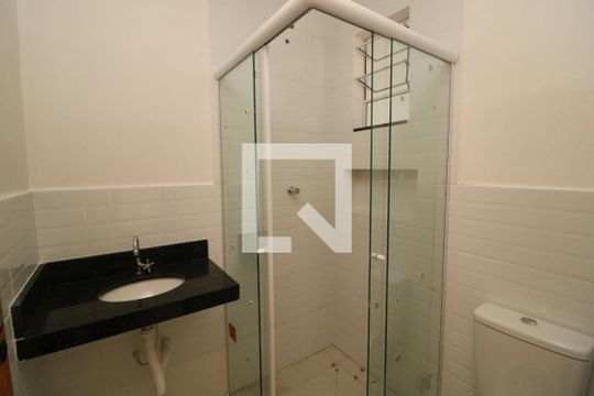 Banheiro de apartamento para alugar com 2 quartos, 50m² em Jardim Vila Formosa, São Paulo