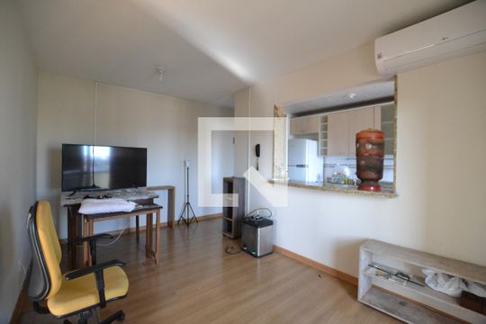 Apartamento à venda com 2 quartos, 55m² em Cavalhada, Porto Alegre