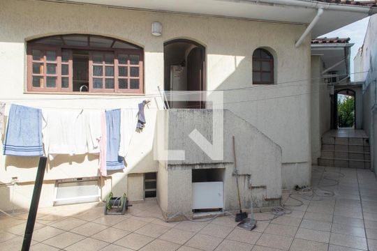 Quintal de casa para alugar com 3 quartos, 239m² em Jardim São Paulo, São Paulo