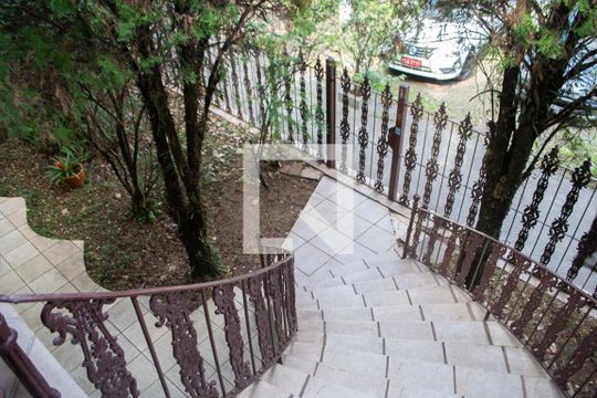 Entrada de casa para alugar com 3 quartos, 239m² em Jardim São Paulo, São Paulo