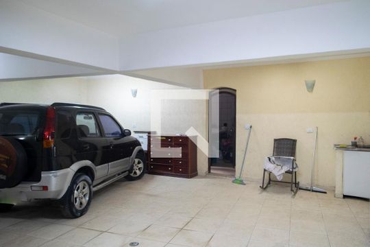 Garagem de casa para alugar com 3 quartos, 239m² em Jardim São Paulo, São Paulo