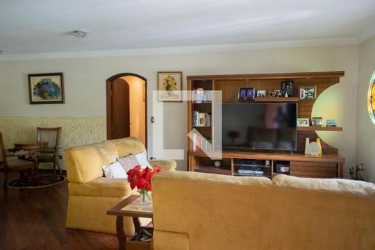 Sala de casa para alugar com 3 quartos, 239m² em Jardim São Paulo, São Paulo