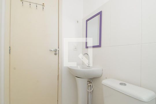 Banheiro de apartamento para alugar com 2 quartos, 48m² em Vila Bremen, Guarulhos