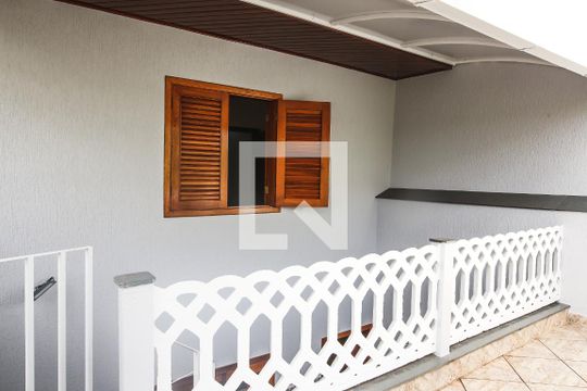 Quintal de casa à venda com 3 quartos, 209m² em Vila Camilópolis, Santo André