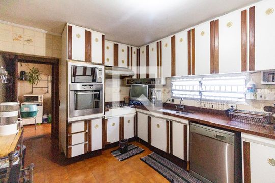 Cozinha de casa à venda com 4 quartos, 460m² em Vila Moraes, São Paulo