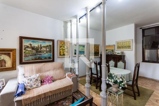 Casa à venda com 2 quartos, 160m² em Praça da Bandeira, Rio de Janeiro