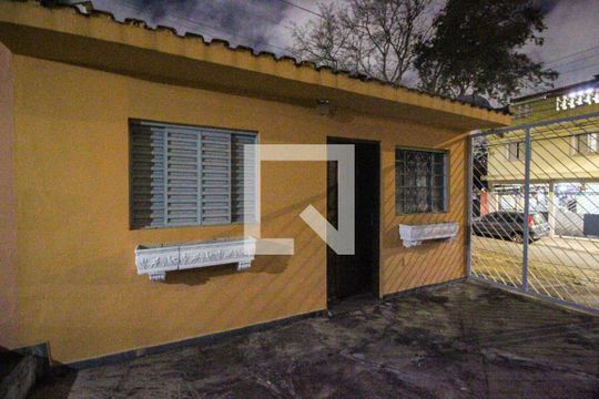 Área Externa de casa de condomínio para alugar com 1 quarto, 36m² em Itaquera, São Paulo