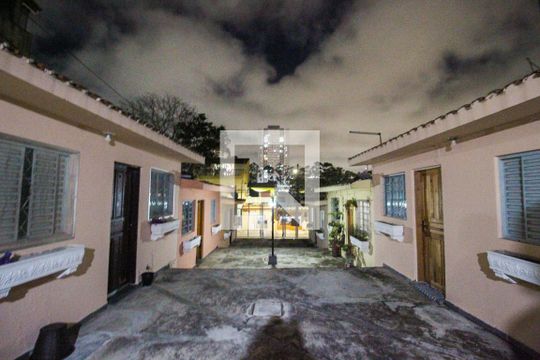 Área Externa de casa de condomínio para alugar com 1 quarto, 36m² em Itaquera, São Paulo