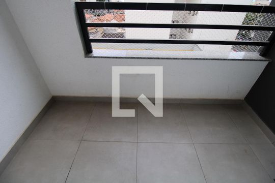Sacada da Sala de apartamento para alugar com 2 quartos, 56m² em Vila Itapura, Campinas