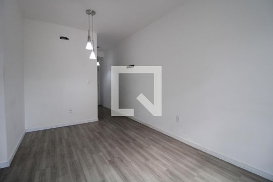 Sala de apartamento à venda com 2 quartos, 56m² em Vila Itapura, Campinas