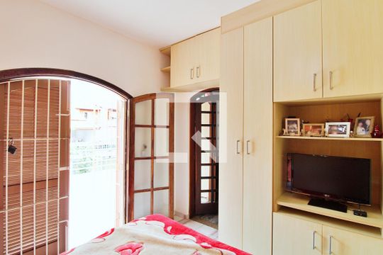 Suíte  de casa para alugar com 3 quartos, 210m² em Jardim Maria Rosa, Taboão da Serra