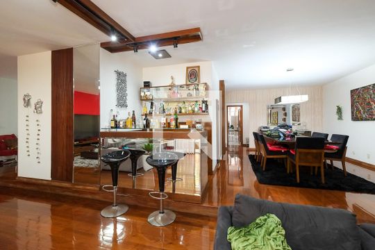 Sala de apartamento para alugar com 5 quartos, 300m² em Tijuca, Rio de Janeiro