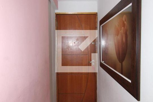 Sala de apartamento para alugar com 2 quartos, 52m² em Olaria, Rio de Janeiro