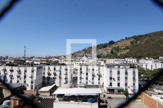 Vista da Sala de apartamento para alugar com 2 quartos, 52m² em Olaria, Rio de Janeiro