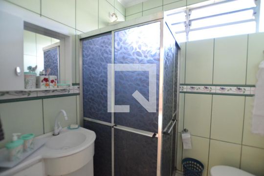 Banheiro 1 de casa à venda com 3 quartos, 140m² em Santa Tereza, Porto Alegre