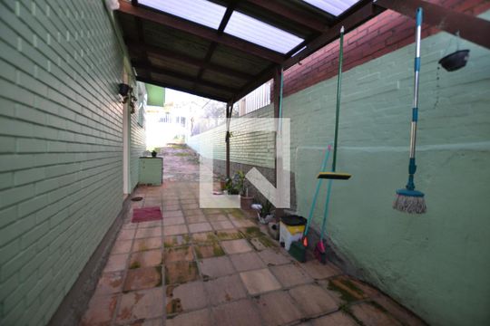 Área Externa de casa à venda com 3 quartos, 140m² em Santa Tereza, Porto Alegre