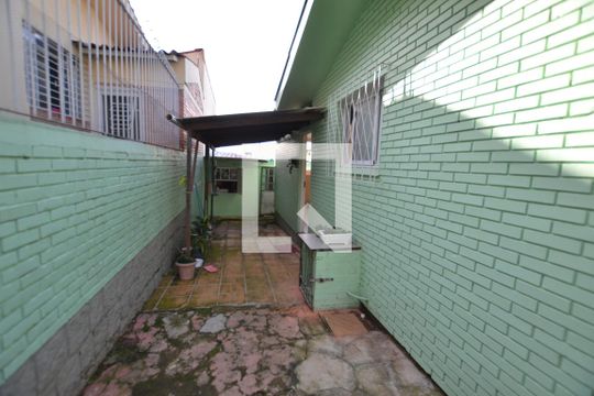 Área Externa de casa à venda com 3 quartos, 140m² em Santa Tereza, Porto Alegre