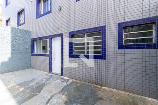 Quintal e Garagem de casa para alugar com 2 quartos, 80m² em Santana, São Paulo