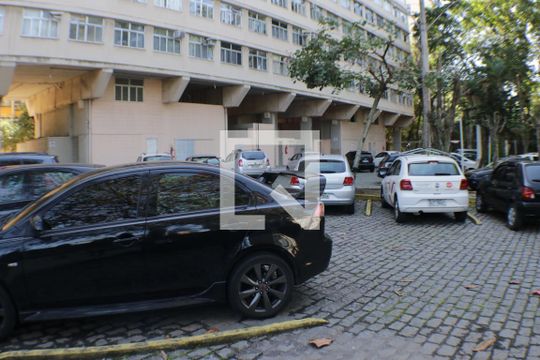 Garagem de apartamento para alugar com 1 quarto, 40m² em Taquara, Rio de Janeiro