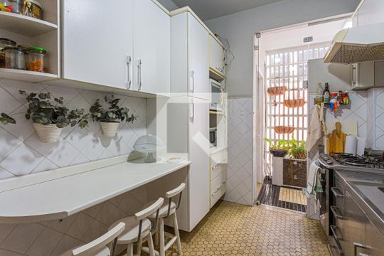 Cozinha de apartamento à venda com 2 quartos, 110m² em Centro, Santo André