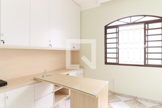 Sala de casa para alugar com 3 quartos, 300m² em Jardim Satélite, São José dos Campos