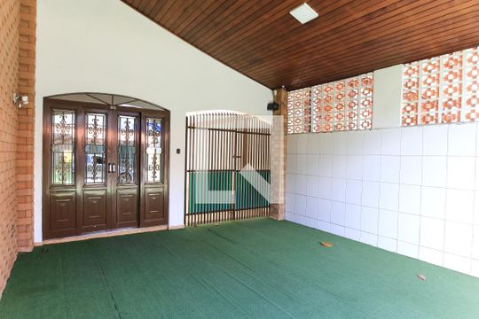 Garagem de casa para alugar com 3 quartos, 300m² em Jardim Satélite, São José dos Campos