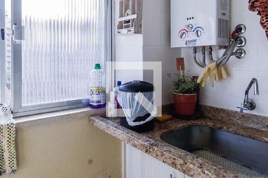 Área de serviço de apartamento à venda com 2 quartos, 79m² em Higienópolis, Porto Alegre