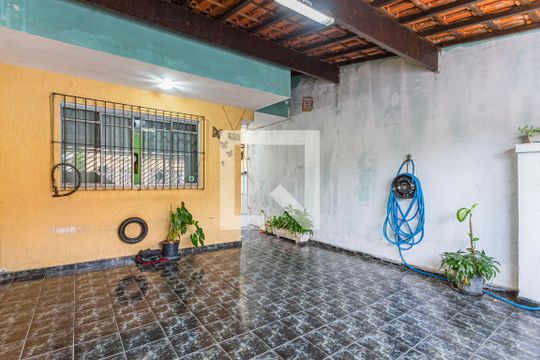 Garagem de casa à venda com 3 quartos, 194m² em Parque Gerassi, Santo André