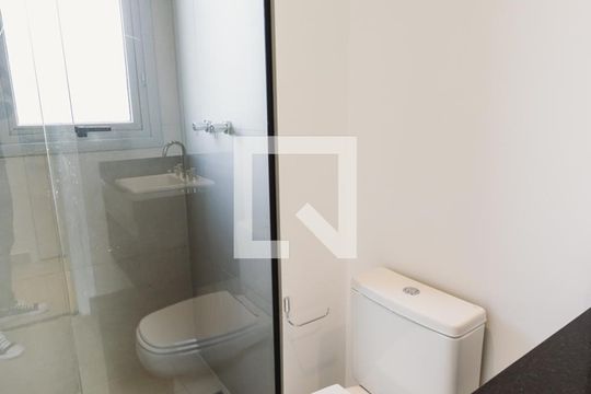 Banheiro de kitnet/studio para alugar com 1 quarto, 30m² em Perdizes, São Paulo