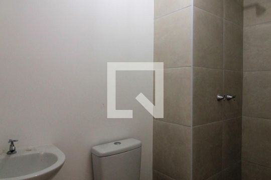 Banheiro Social de apartamento para alugar com 2 quartos, 48m² em Del Castilho, Rio de Janeiro
