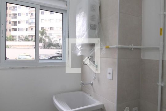 Área de Serviço de apartamento para alugar com 2 quartos, 48m² em Del Castilho, Rio de Janeiro