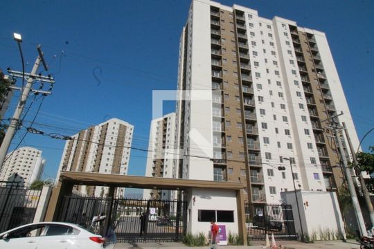 Fachada de apartamento para alugar com 2 quartos, 48m² em Del Castilho, Rio de Janeiro