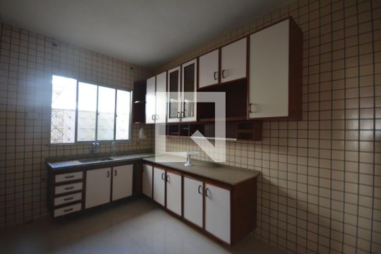 Cozinha de casa de condomínio para alugar com 3 quartos, 180m² em Vicente de Carvalho, Rio de Janeiro