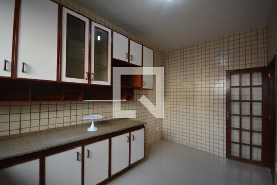 Cozinha de casa de condomínio para alugar com 3 quartos, 180m² em Vicente de Carvalho, Rio de Janeiro