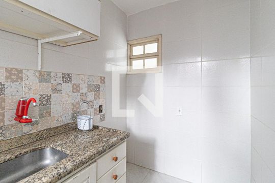 Cozinha de casa para alugar com 2 quartos, 120m² em Santa Maria, Osasco