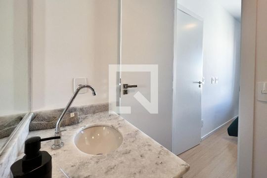 Banheiro da Suíte de apartamento para alugar com 1 quarto, 27m² em Vila Nova Conceição, São Paulo