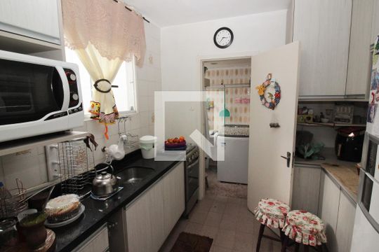 Cozinha de apartamento à venda com 2 quartos, 60m² em Partenon, Porto Alegre