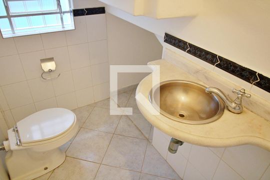 Lavabo de casa à venda com 4 quartos, 180m² em Vila Sonia, São Paulo