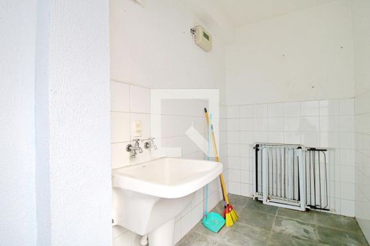 Área de Serviço de casa à venda com 4 quartos, 180m² em Vila Sonia, São Paulo