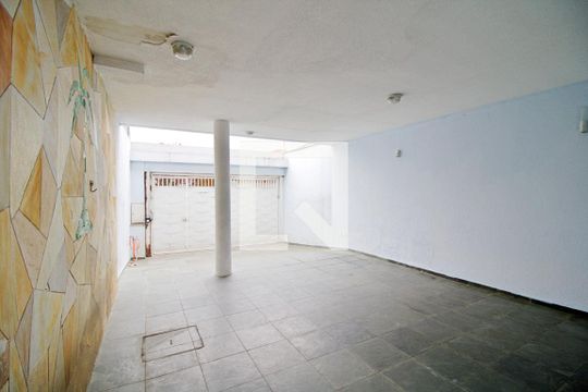 Garagem de casa à venda com 4 quartos, 180m² em Vila Sonia, São Paulo
