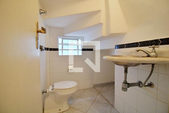 Lavabo de casa à venda com 4 quartos, 180m² em Vila Sonia, São Paulo