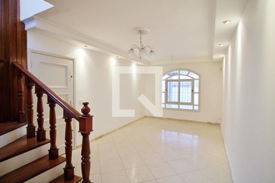 Casa à venda com 4 quartos, 180m² em Vila Sonia, São Paulo